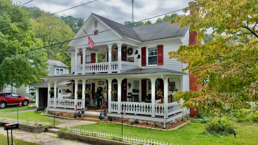 54 Wickham St, Alderson, WV 24910 - #2