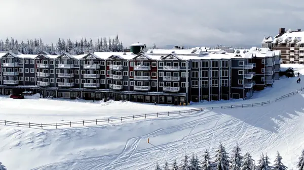 329 Mountain Lodge, Snowshoe, WV 26209