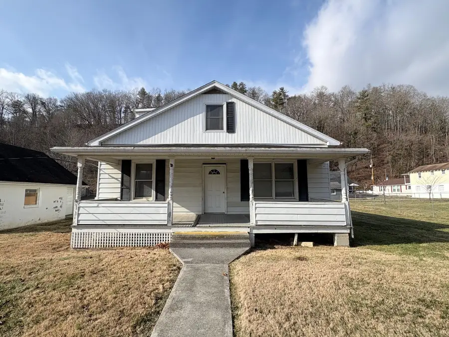 261 Central Ave, White Sulphur Springs, WV 24986 - Image #2