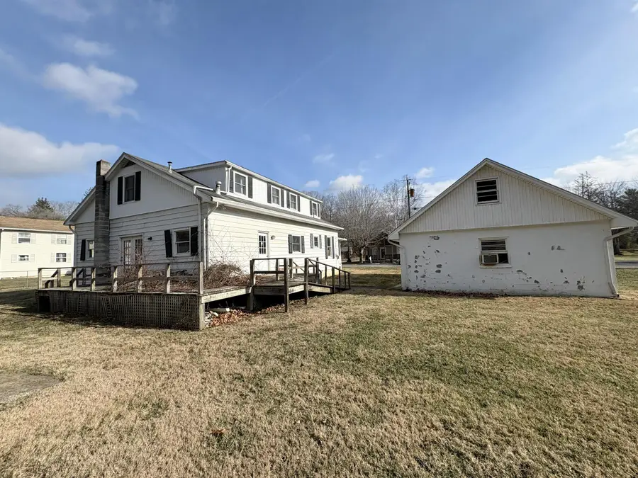 261 Central Ave, White Sulphur Springs, WV 24986 - Image #3