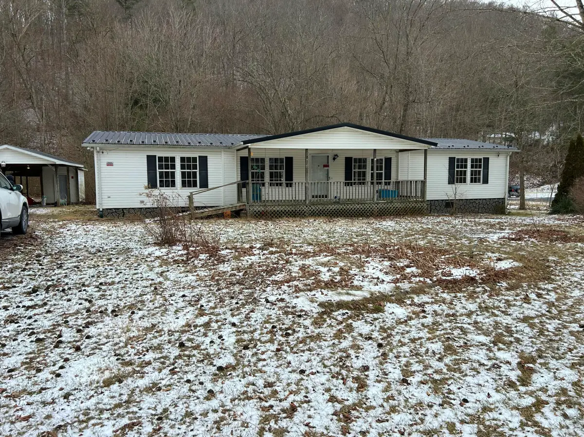 43700 E Midland Trl, White Sulphur Springs, WV 24986 - #1