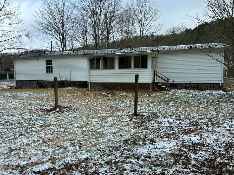 43700 E Midland Trl, White Sulphur Springs, WV 24986 - #2