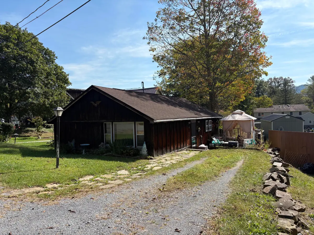 753 Old White Trl, White Sulphur Springs, WV 24986 - #1