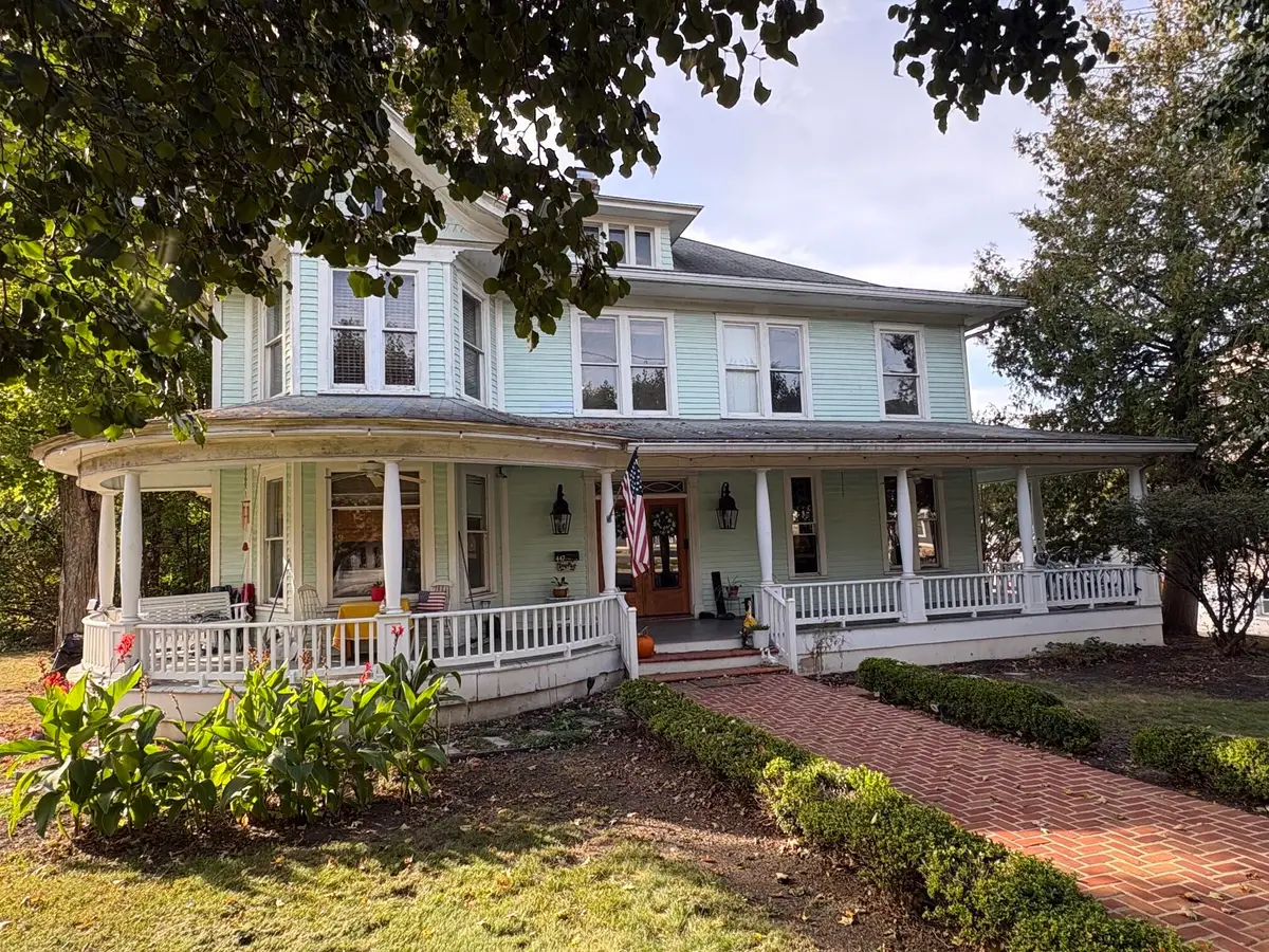447 W Main, White Sulphur Springs, WV 24986 - #1