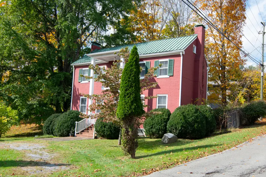 162 Randolph St, W, Lewisburg, WV 24901 - #2