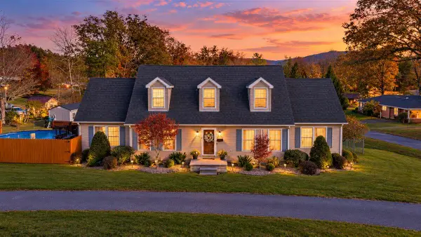 777 Old White Trl, White Sulphur Springs, WV 24986