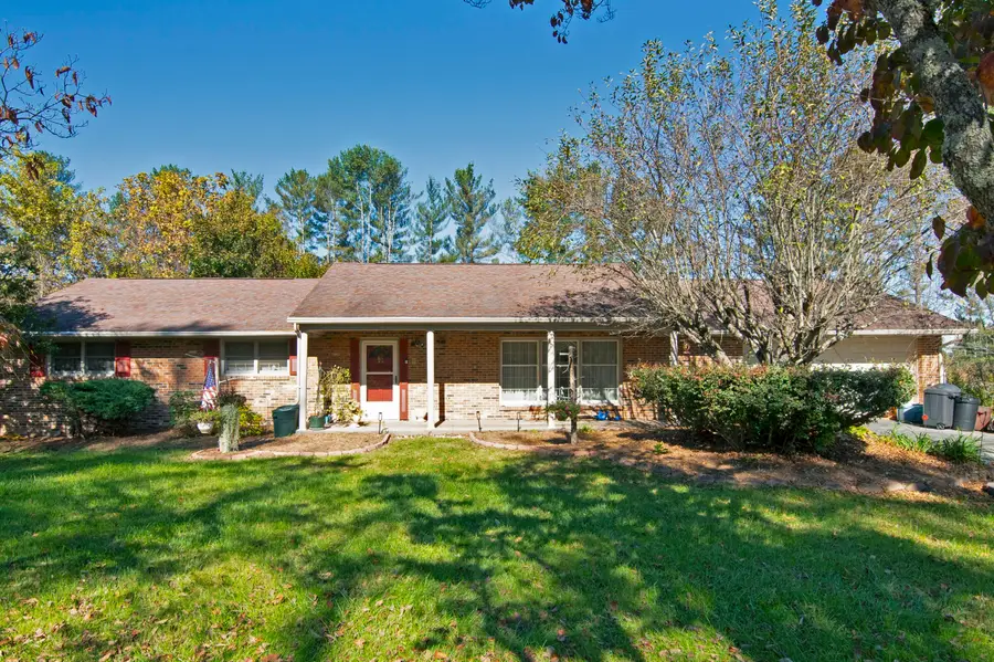 233 Summit Ave, Lewisburg, WV 24901 - #3