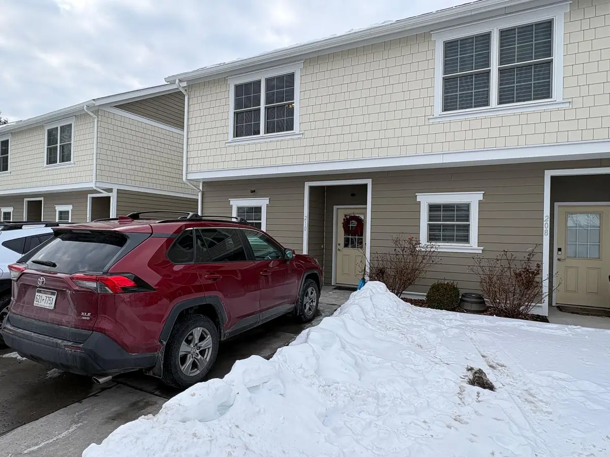 210 Blackbird Village Cir, Lewisburg, WV 24901 - #1