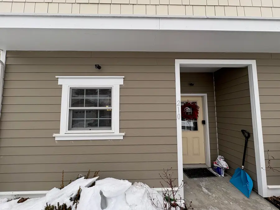 210 Blackbird Village Cir, Lewisburg, WV 24901 - #2