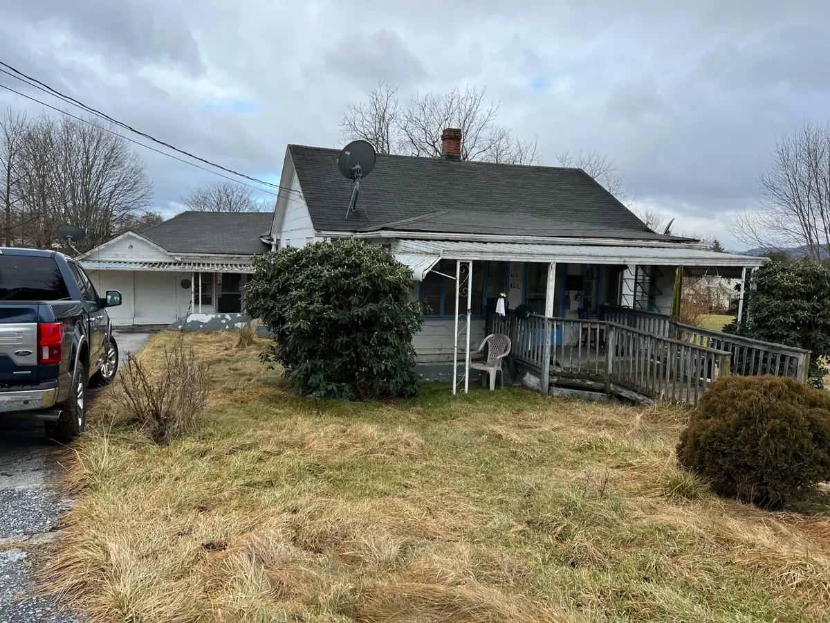 426 Anderson St, Lewisburg, WV 24901 - #1