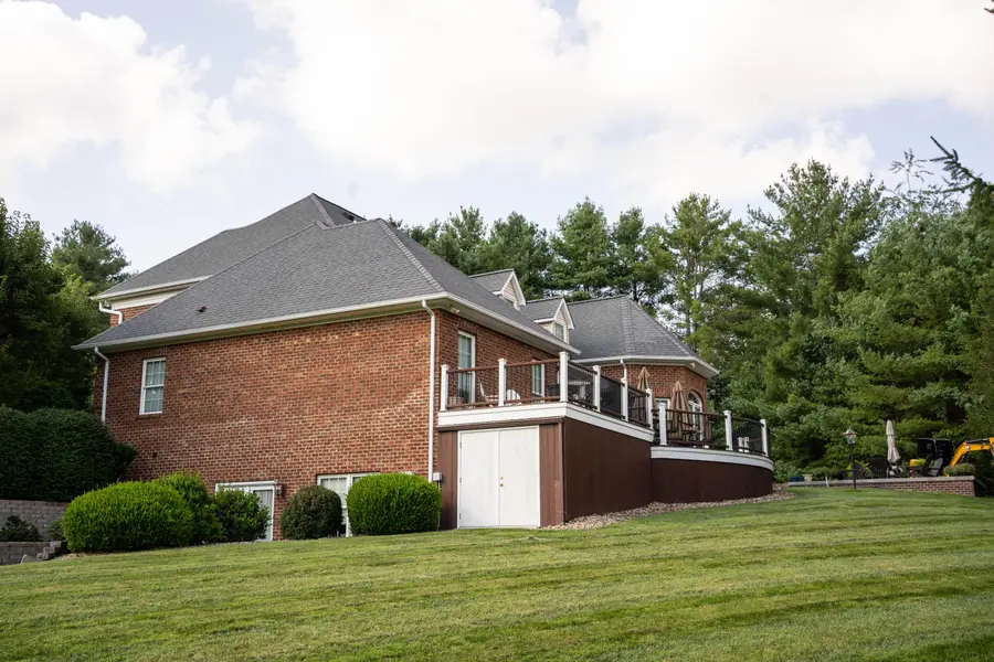 125 Old White Dr, Lewisburg, WV 24901 - #2