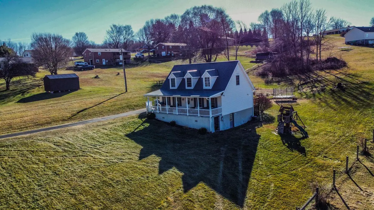 221 King Ln, Lewisburg, WV 24901 - #1