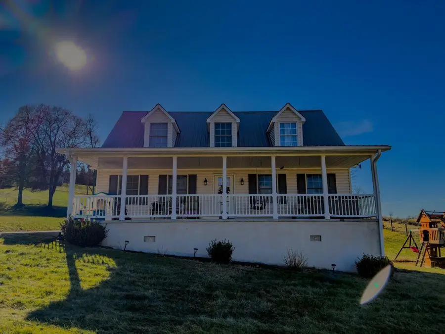 221 King Ln, Lewisburg, WV 24901 - #2