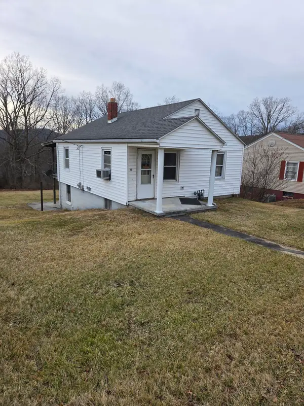 153 Stanley Hill Rd, Peterstown, WV 24963