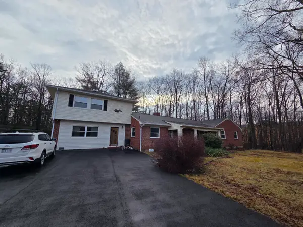 499 Summit Dr, Peterstown, WV 24963