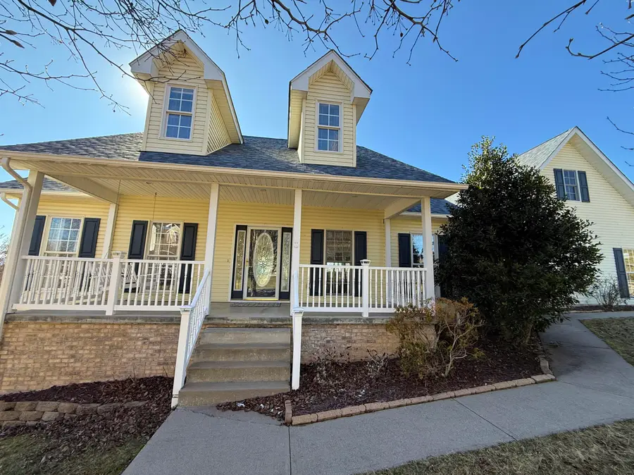 298 Thomas Jefferson Dr, Princeton, WV 24739 - #2