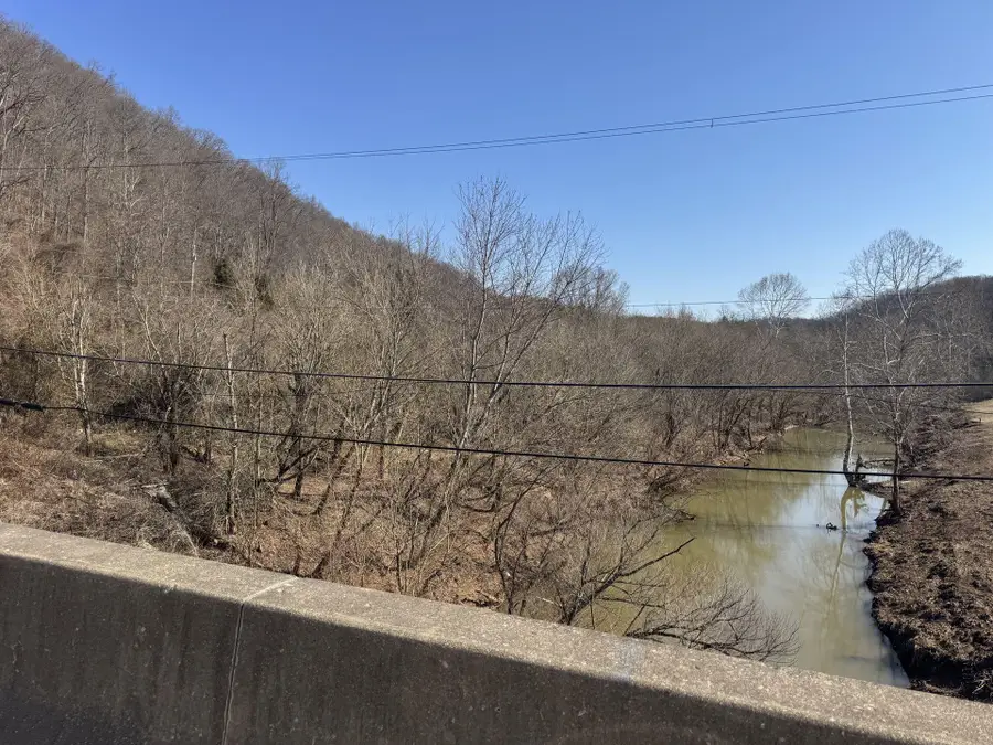 380 Frogs Creek Rd, Charleston, WV 25312 - #3