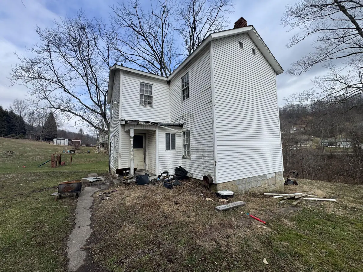 1087 Circle Dr, Idamay, WV 26576 - #1