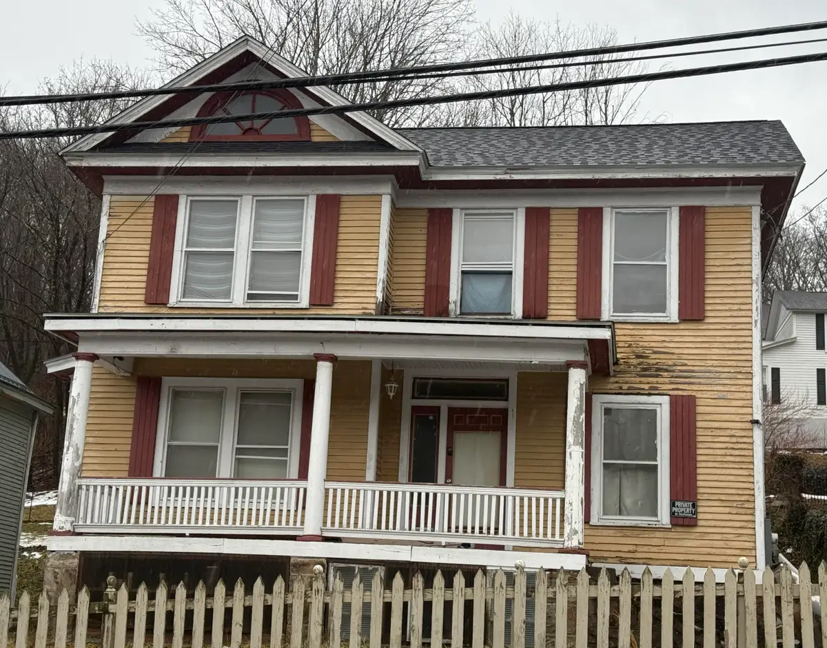 817 Highland Ave, Bluefield, WV 24701 - #1