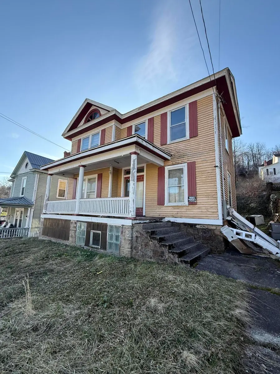 817 Highland Ave, Bluefield, WV 24701 - #3