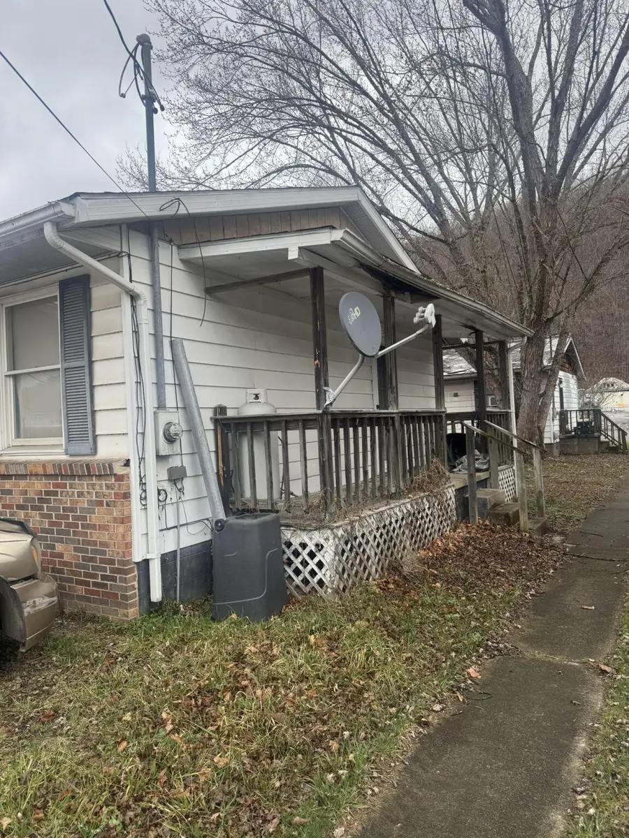 607 Waugh Ln, Marlinton, WV 24954 - #2