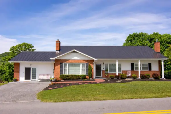 4061 Fairview Rd, Lewisburg, WV 24901