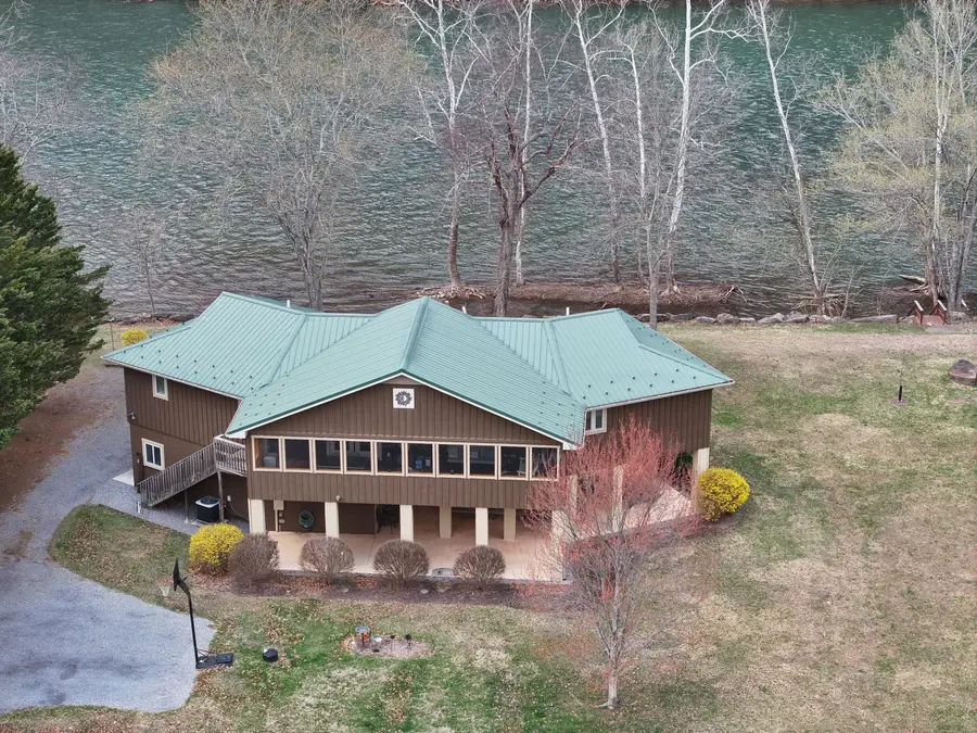 265 Emerald Isle, Alderson, WV 24910 - #2