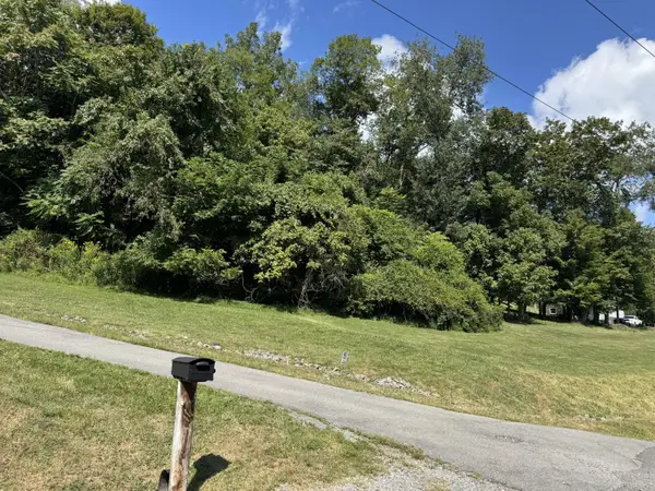 2107 Parkview Dr, Fairmont, WV 26554