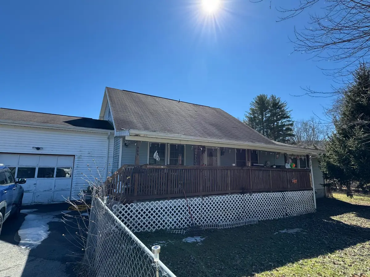445 Tommy Hall Rd, Rupert, WV 25984 - #1