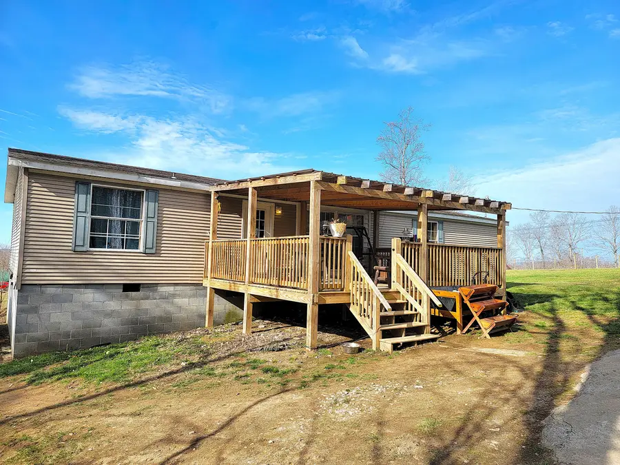 83 Hoss Lane, Alderson, WV 24910 - #3