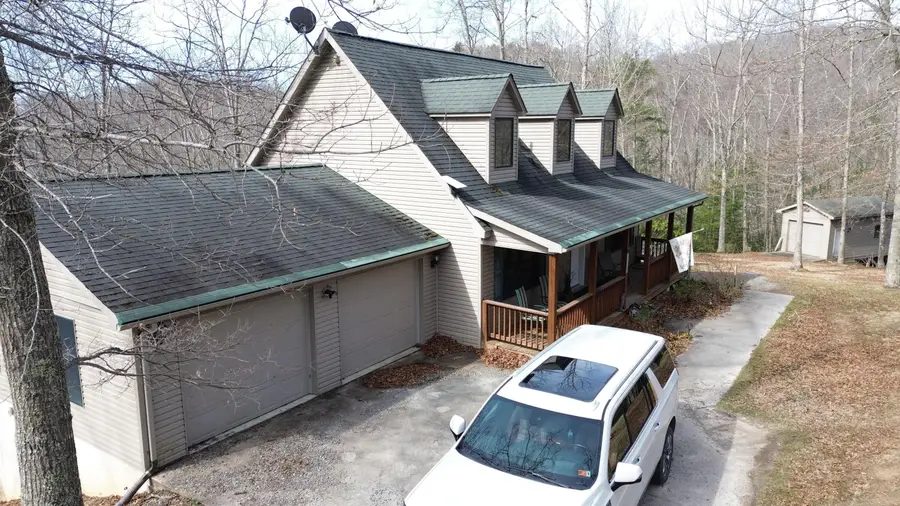 818 Seneca Estates Rd, Buckeye, WV 24924 - #2