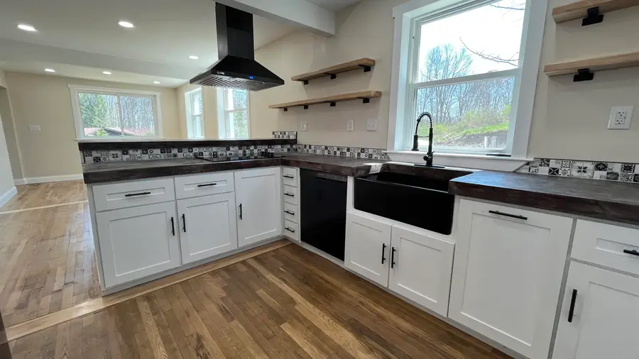 39638 Midland Trl, Rainelle, WV 25962 - #2