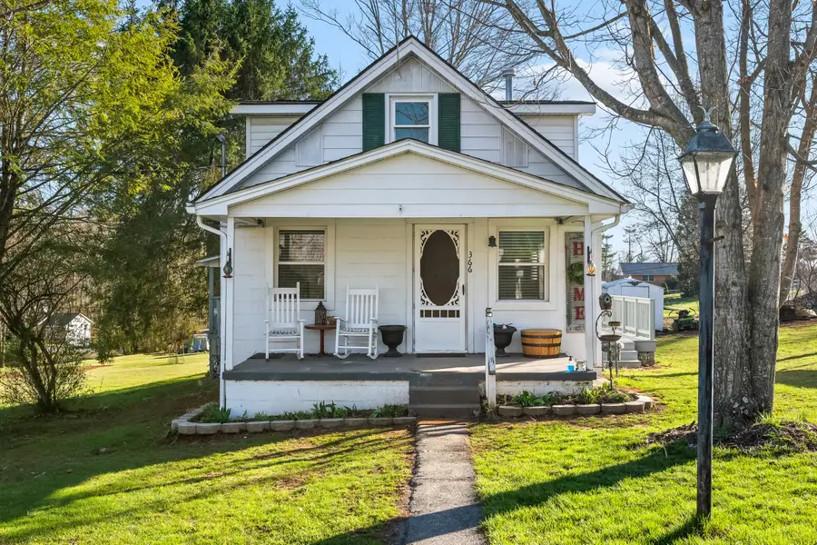 366 Montvue Dr, Lewisburg, WV 24901 - #3