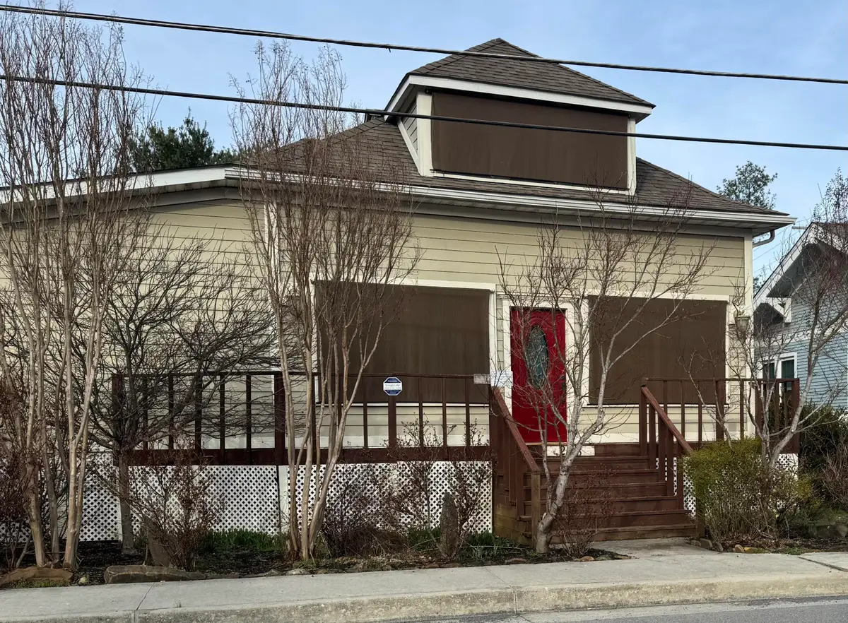 228 Greenbrier Avenue, White Sulphur Springs, WV 24986 - #1