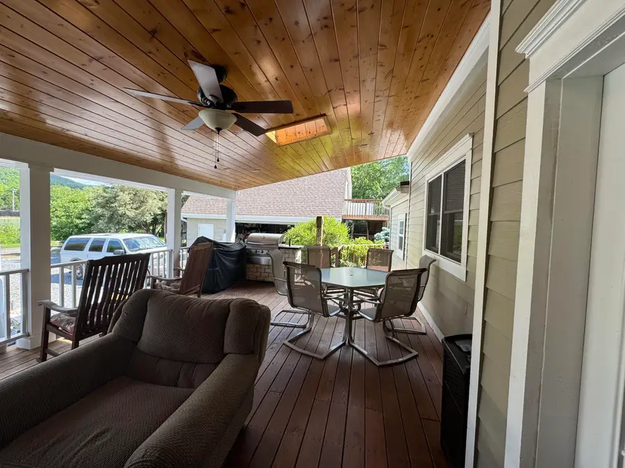 228 Greenbrier Avenue, White Sulphur Springs, WV 24986 - #3