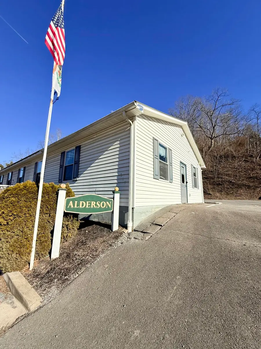 228 S Monroe St, Alderson, WV 24910 - Image #3