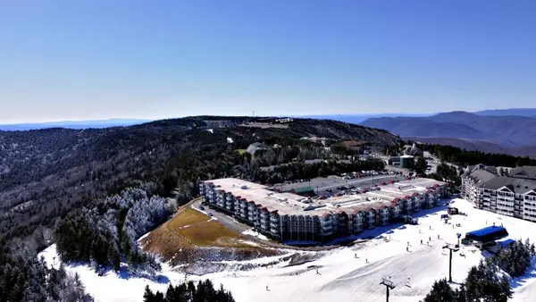 343-345 Mountain Lodge, Snowshoe, WV 26209