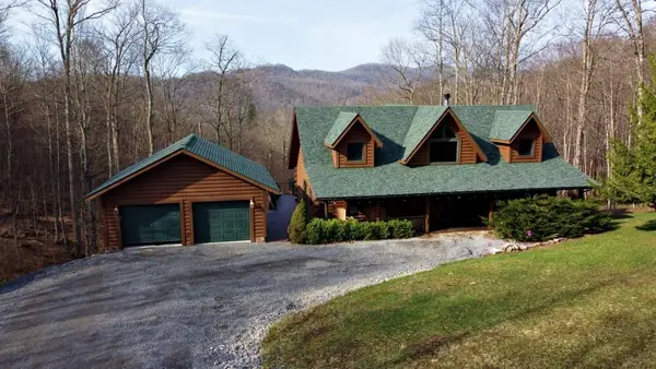 2429 Sunset Pass Rd, Slatyfork, WV 26291