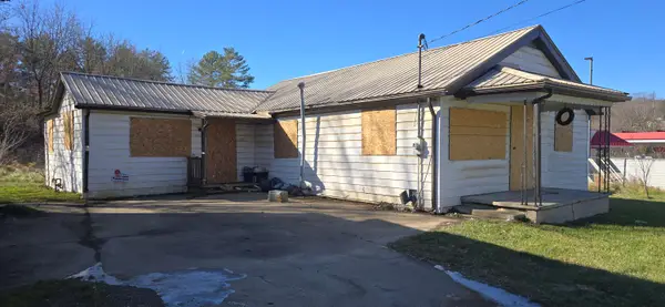 110 Dominion Dr, Crab Orchard, WV 25827