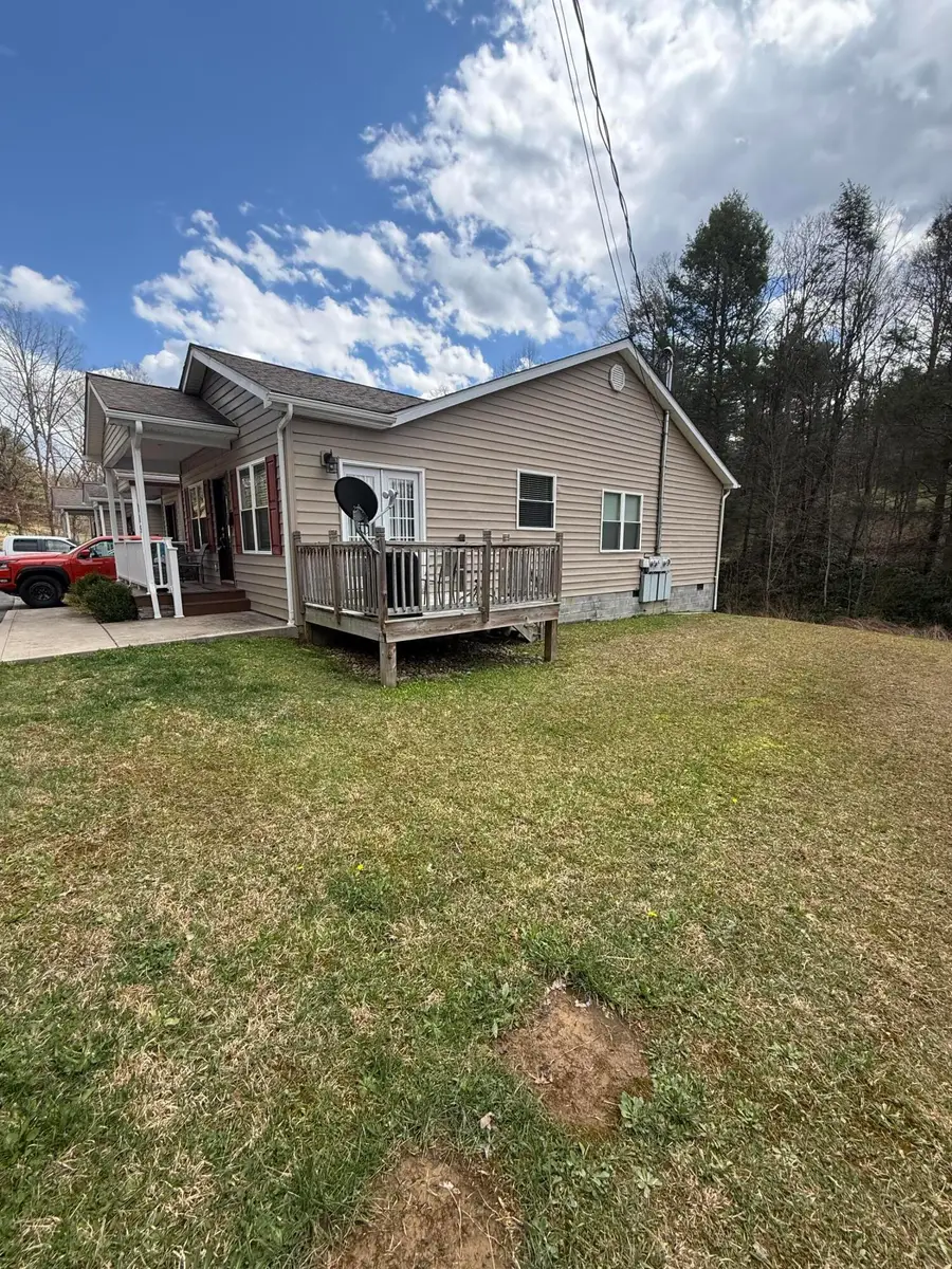 111 Elizabeth Ct, Crab Orchard, WV 25827 - #3