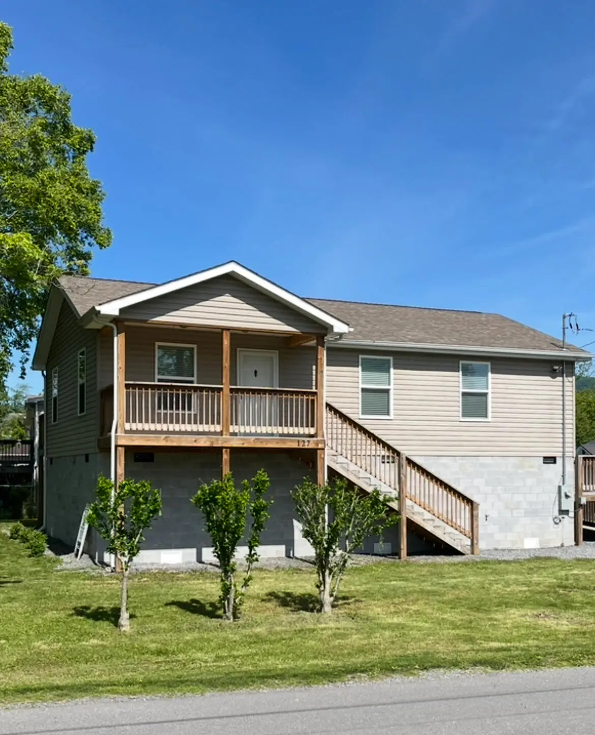 127 Calhoun St, Alderson, WV 24910 - #1