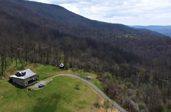 1695 Linwood Rd., Slatyfork, WV 26291