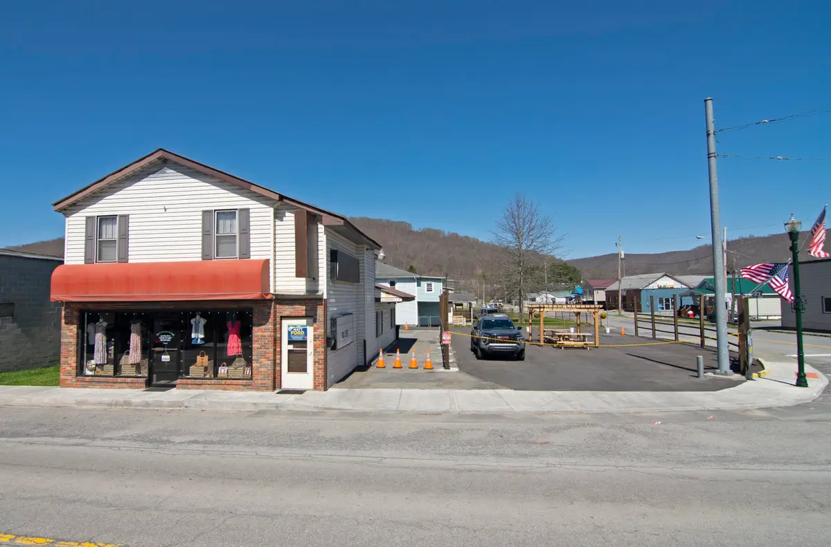 439 Main St, Rainelle, WV 25962 - #1