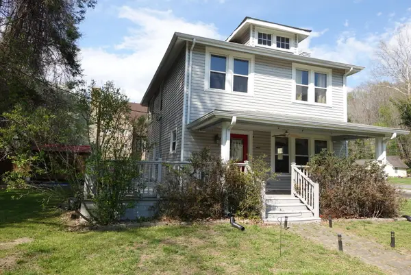 20 Alderson Ave, Alderson, WV 24910