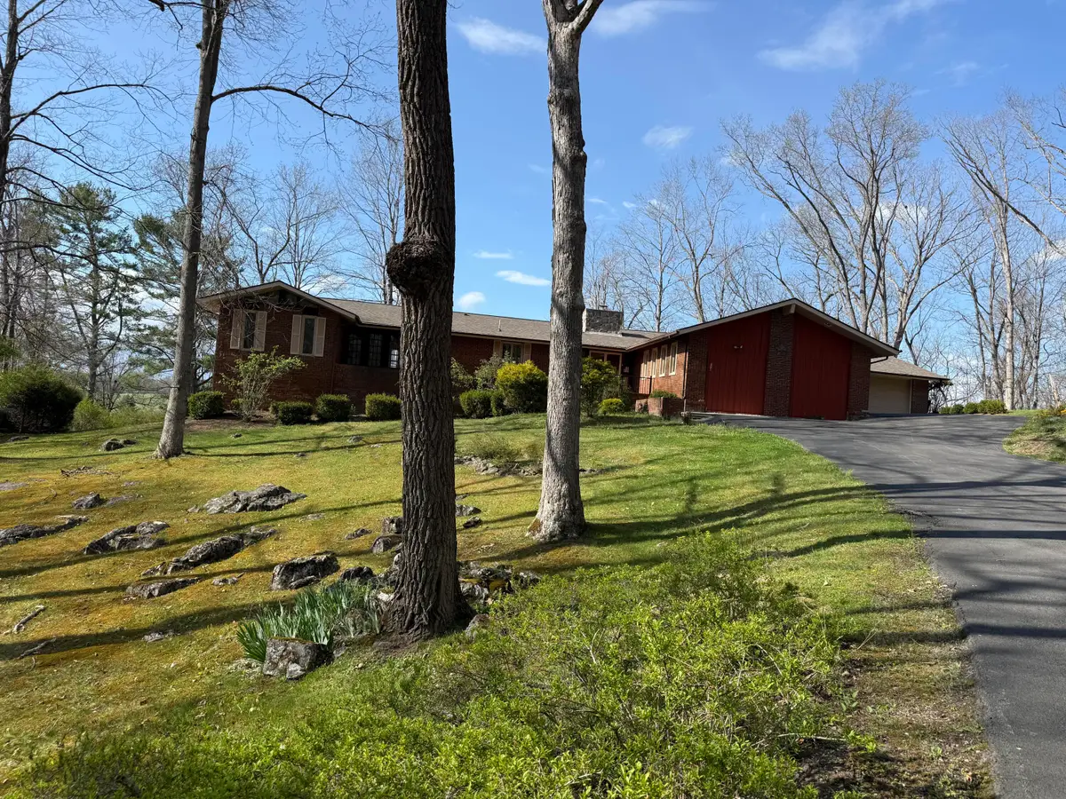 174 Upper Meadow Ln, Lewisburg, WV 24901 - #1