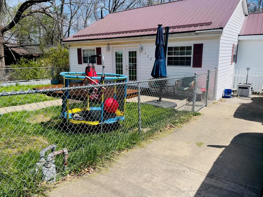 220 Ridgecrest Ave, Beckley, WV 25801 - #2