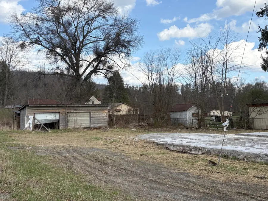 321 Greenbrier St, Rupert, WV 25984 - #3