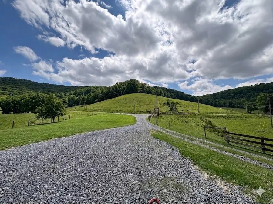 6346 Keeney Mountain Rd, Greenbrier River, WV 25985 - #2