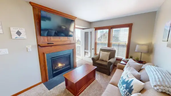 33 Allegheny Springs Ln, Snowshoe, WV 26209