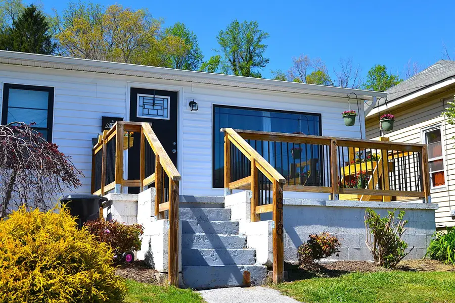 818 Pocahontas Ave, Ronceverte, WV 24970 - #2